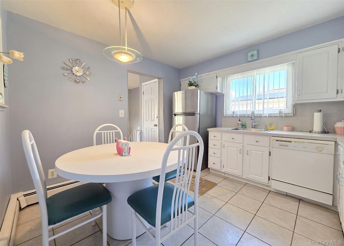 Dining room, Interior, Kitchen, Pendant Lights