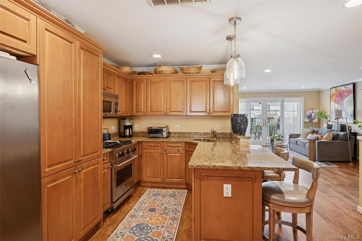 Interior, Kitchen, Living room, Pendant Lights, Recessed Lighting, Stainless Steel Appliances, Wood Texture Flooring