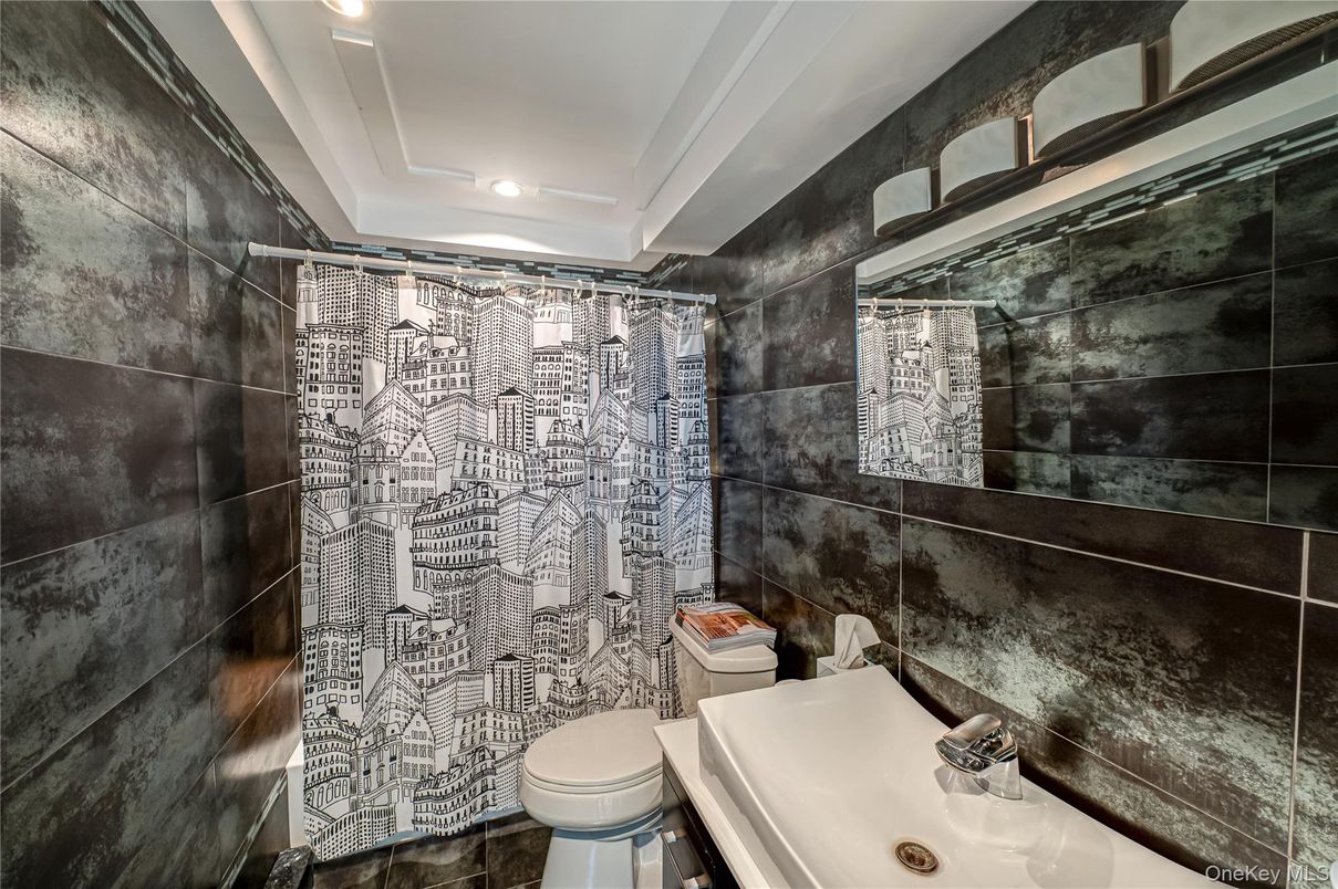 Bathroom, Interior, Recessed Lighting