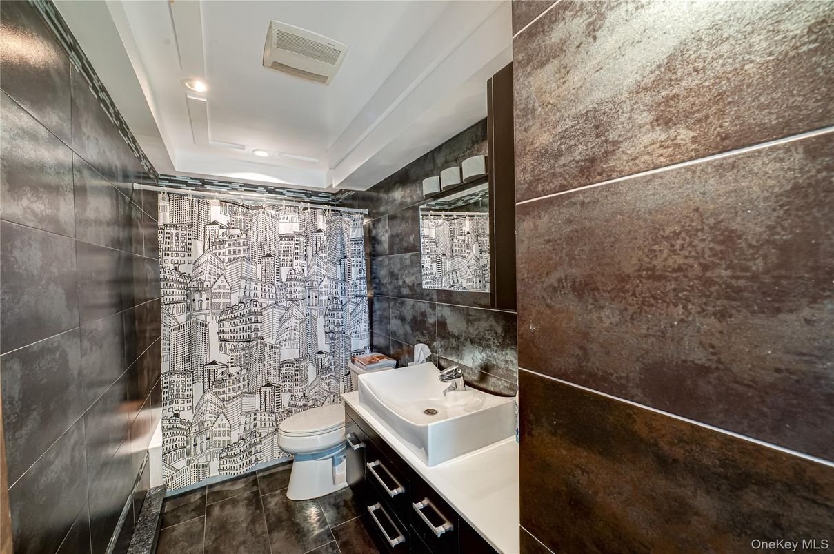 Bathroom, Interior, Recessed Lighting