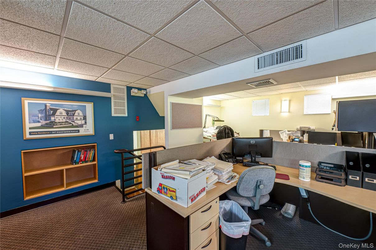 Home Office, Interior