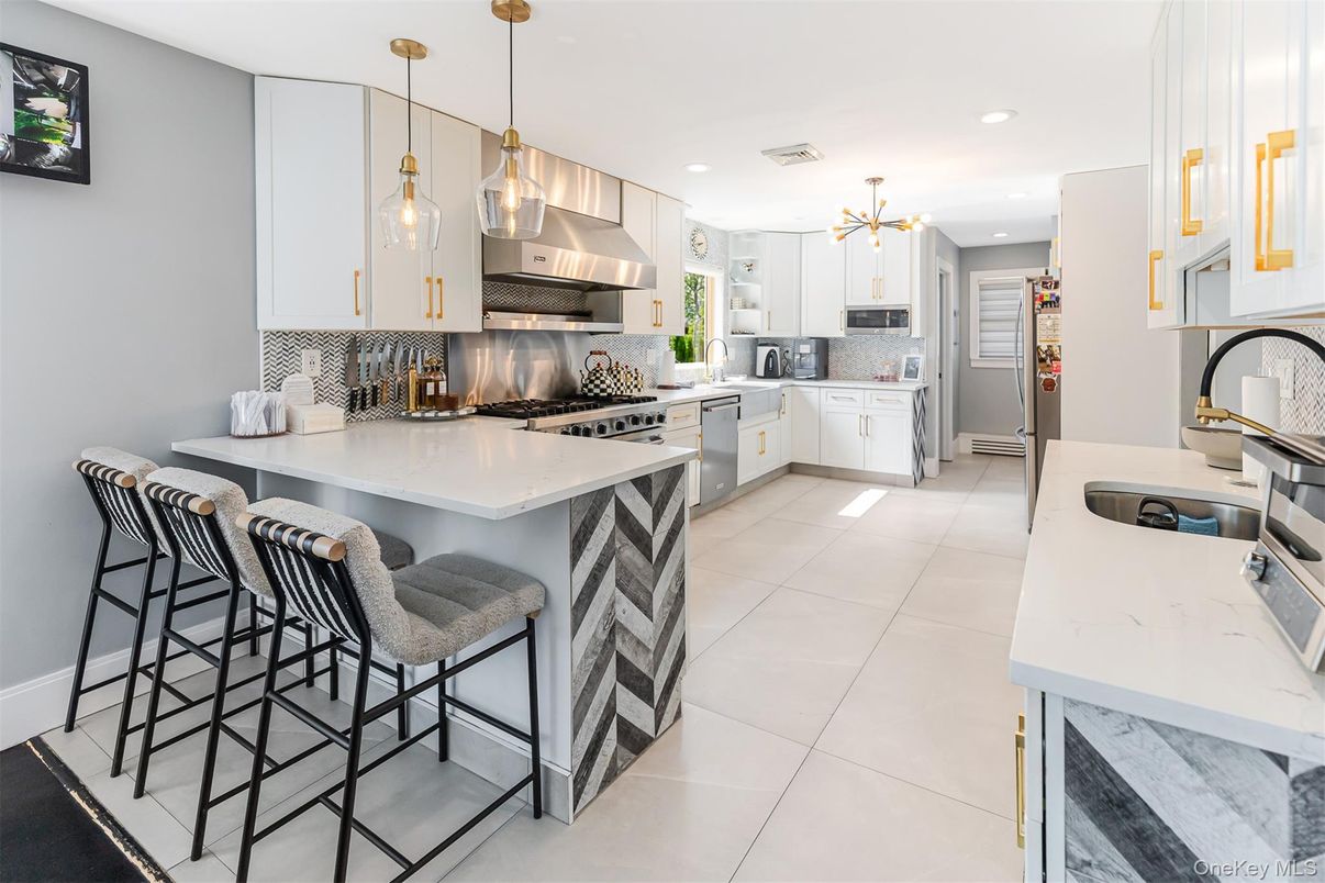 Interior, Kitchen, Pendant Lights, Recessed Lighting, Stainless Steel Appliances