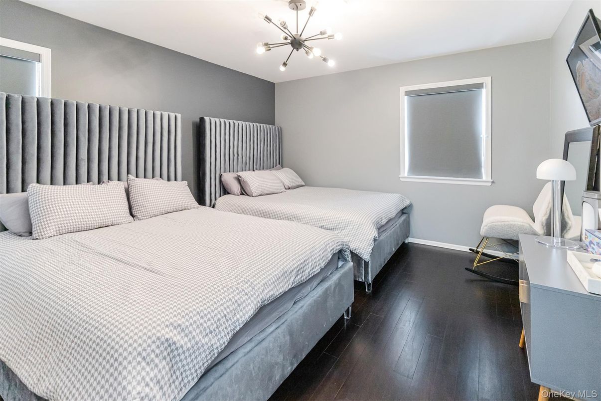 Bedroom, Interior, Pendant Lights, Wood Texture Flooring