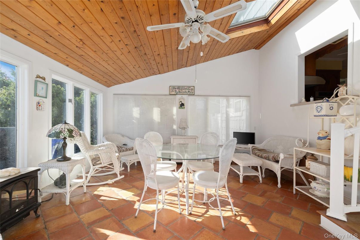 Dining room, Interior, Sun Room, Wooden Ceilings
