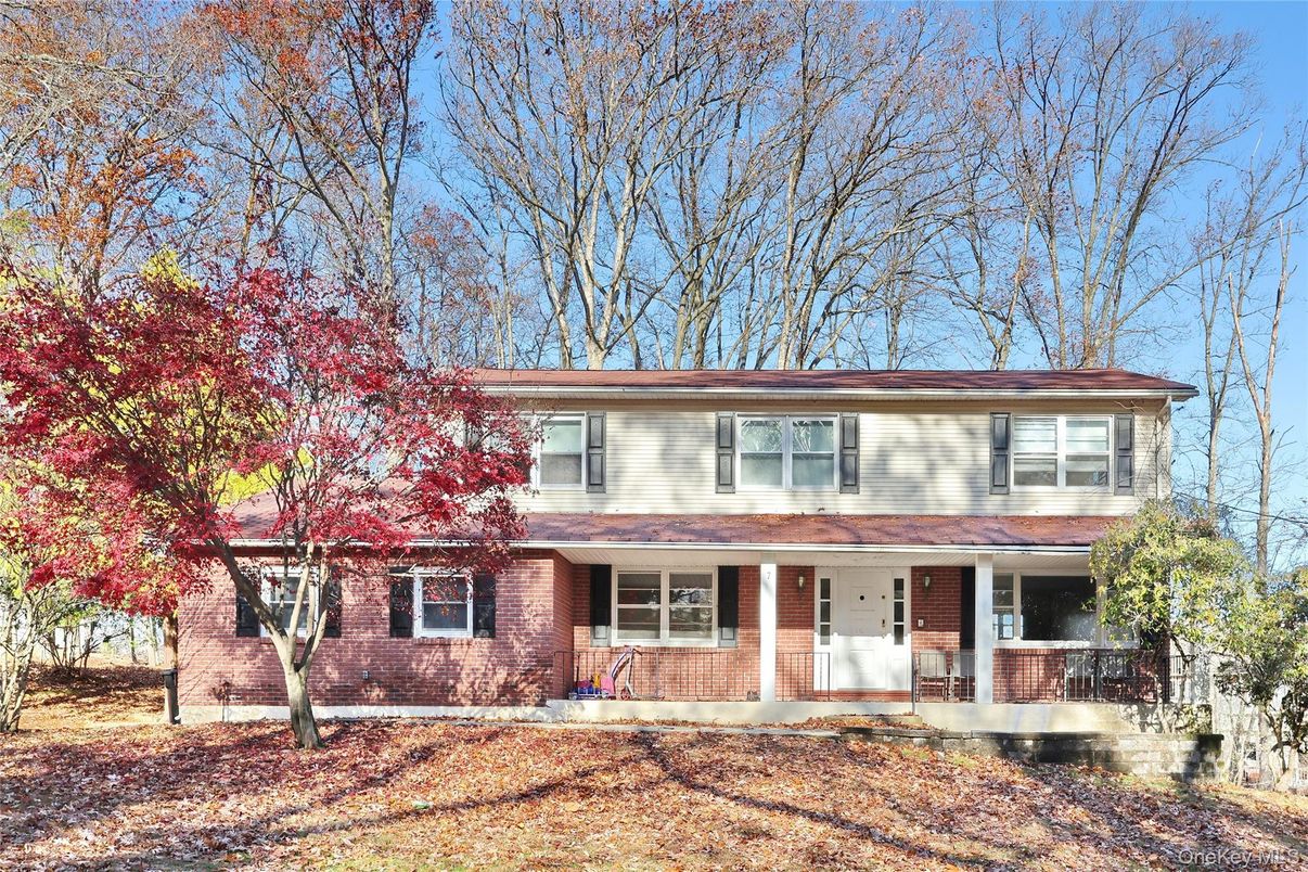 Exterior, Facade, Brick Facade, Split Level