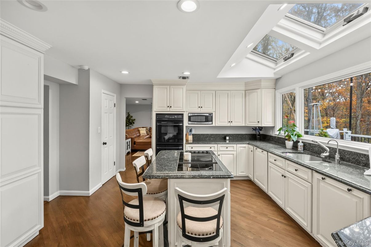 Glass Ceilings, Interior, Kitchen, Recessed Lighting, Wood Texture Flooring