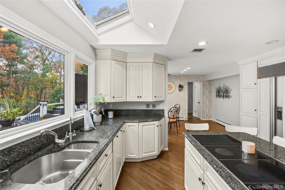 Glass Ceilings, Interior, Kitchen, Recessed Lighting, Wood Texture Flooring