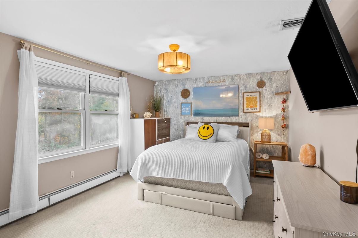 Bedroom, Interior, Water