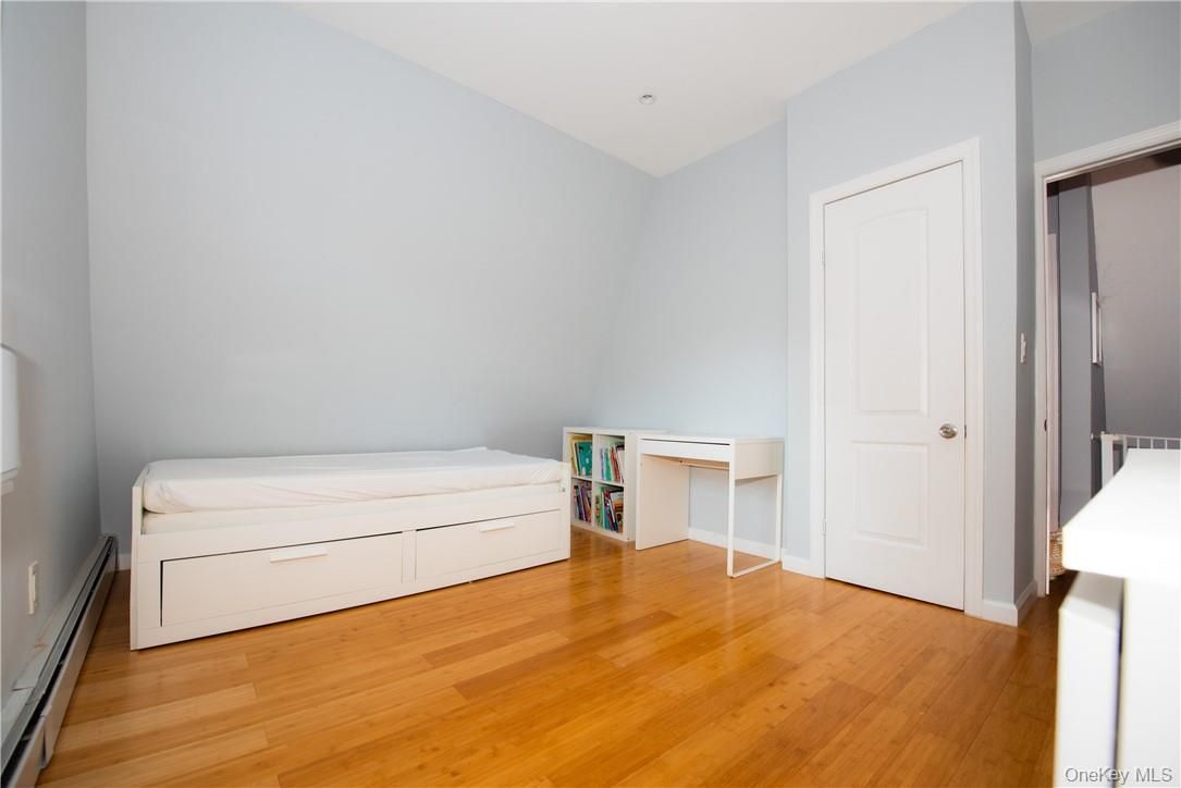 Interior, Washer, Wood Texture Flooring