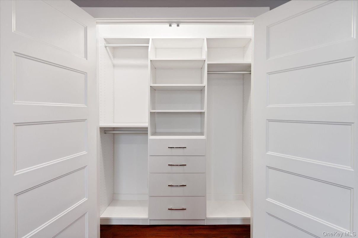 Interior, Walk-in Closets, Wood Texture Flooring