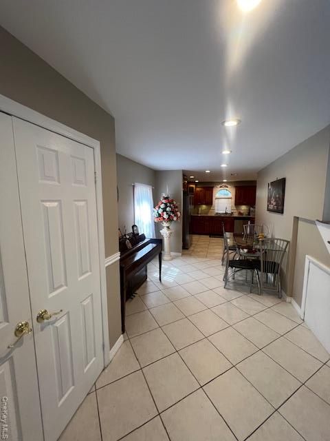 Dining room, Interior, Recessed Lighting