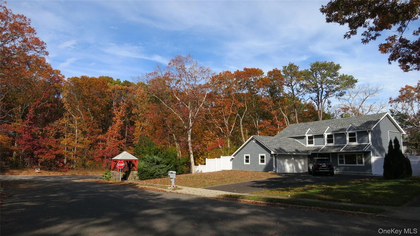 Backyard, Detached Garage, Exterior