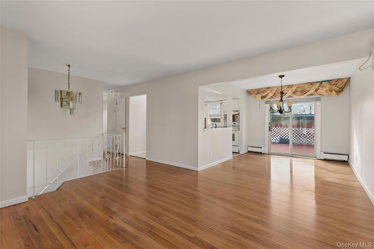 Empty room, Interior, Pendant Lights, Wood Texture Flooring