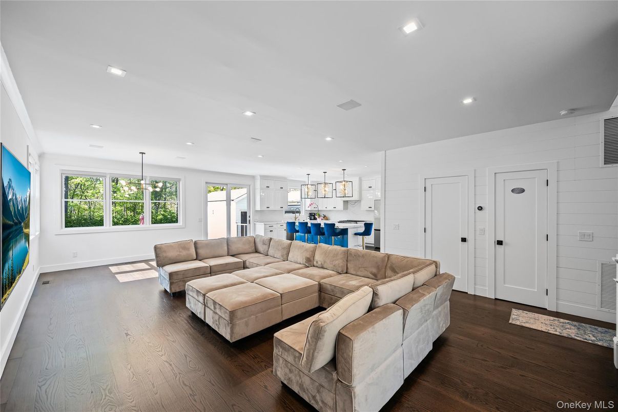 Interior, Kitchen, Living room, Pendant Lights, Recessed Lighting, Wood Texture Flooring