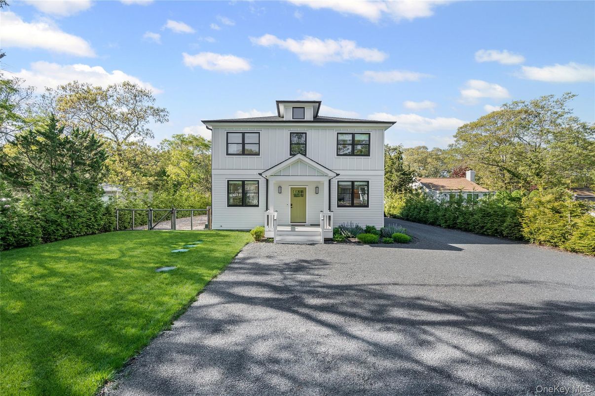 Exterior, Facade, Georgian