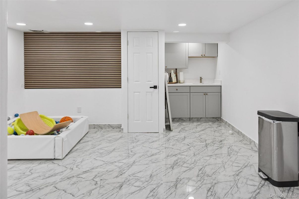 Interior, Kitchen, Marble, Recessed Lighting