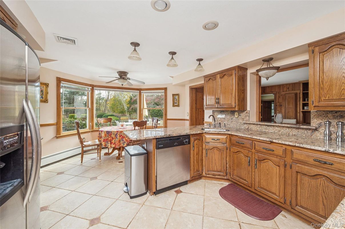 Dining room, Interior, Kitchen, Stainless Steel Appliances