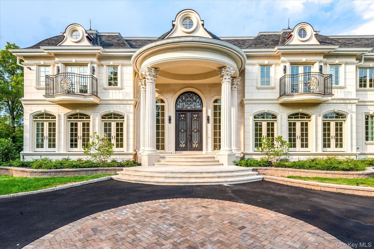 Exterior, Facade, French Provincial