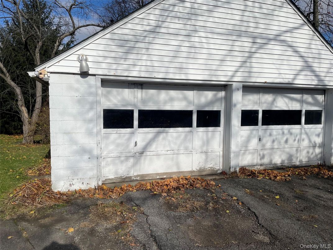 Detached Garage, Exterior