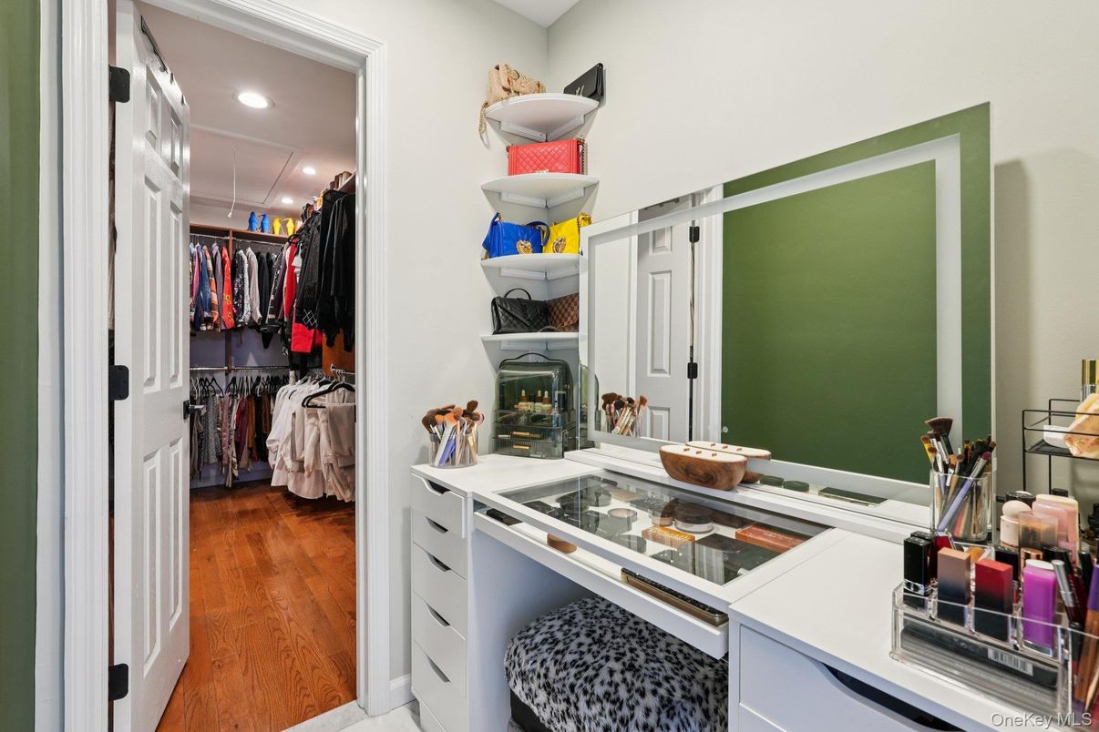 Interior, Recessed Lighting, Walk-in Closets, Wood Texture Flooring