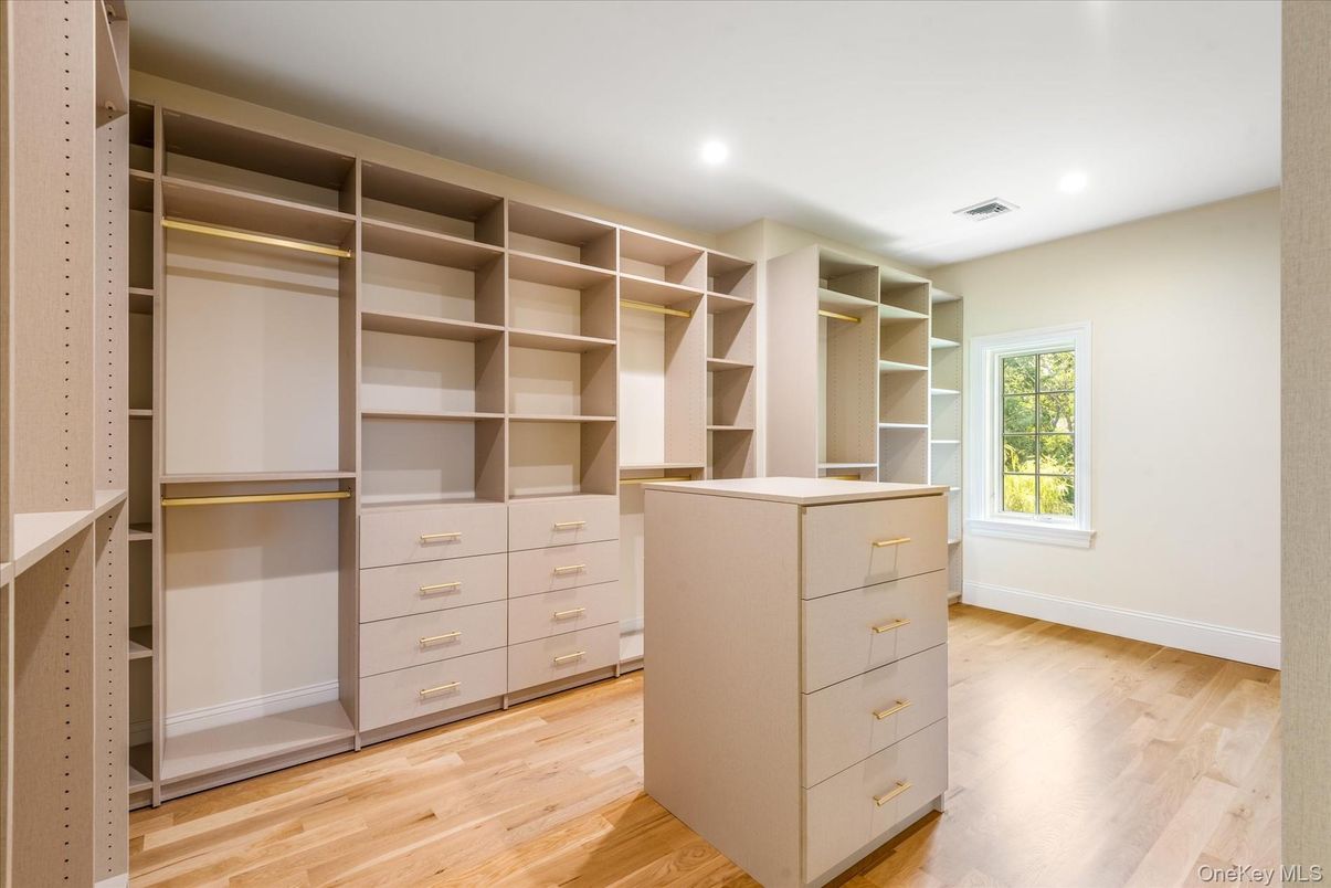 Interior, Recessed Lighting, Walk-in Closets, Wood Texture Flooring