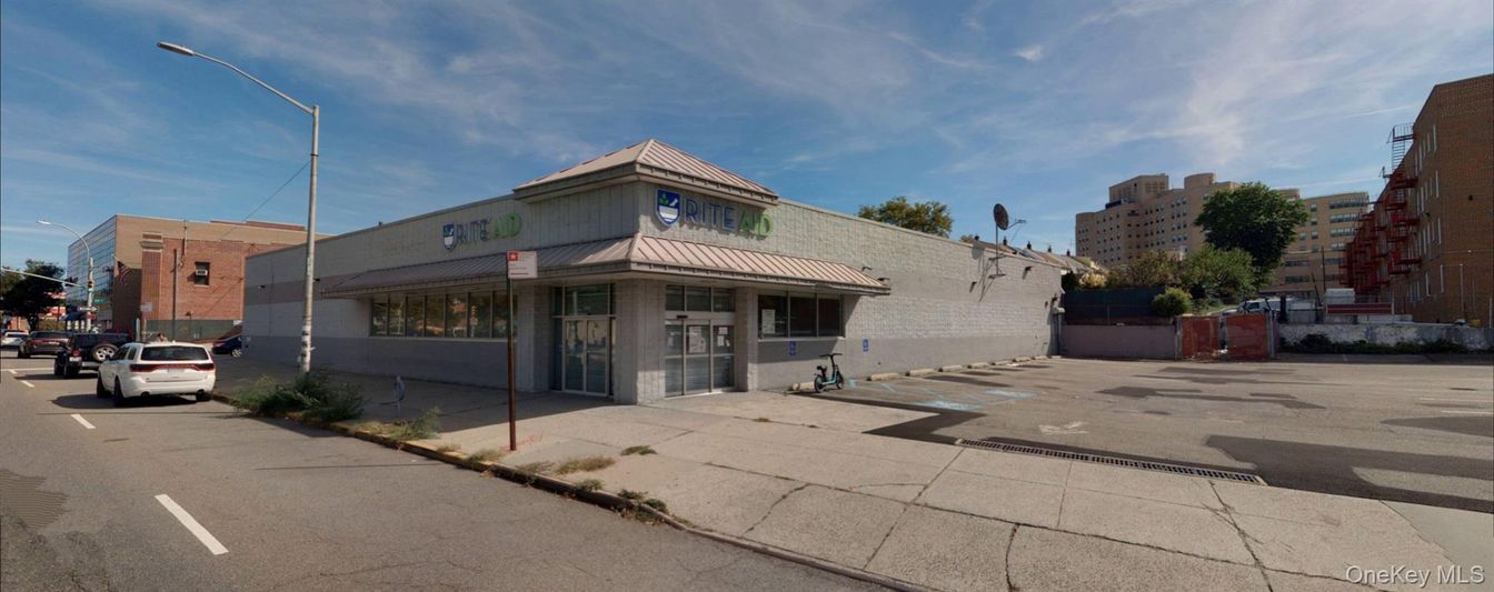 Exterior, Facade, None