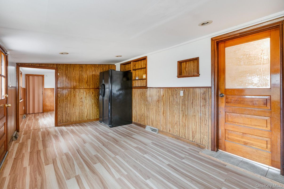 Interior, Recessed Lighting, Wood Texture Flooring, Wooden Walls