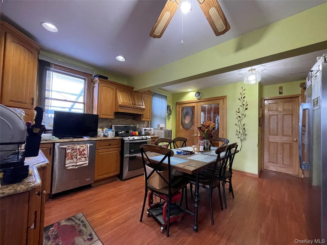 Dining room, Interior, Kitchen, Recessed Lighting, Wood Texture Flooring