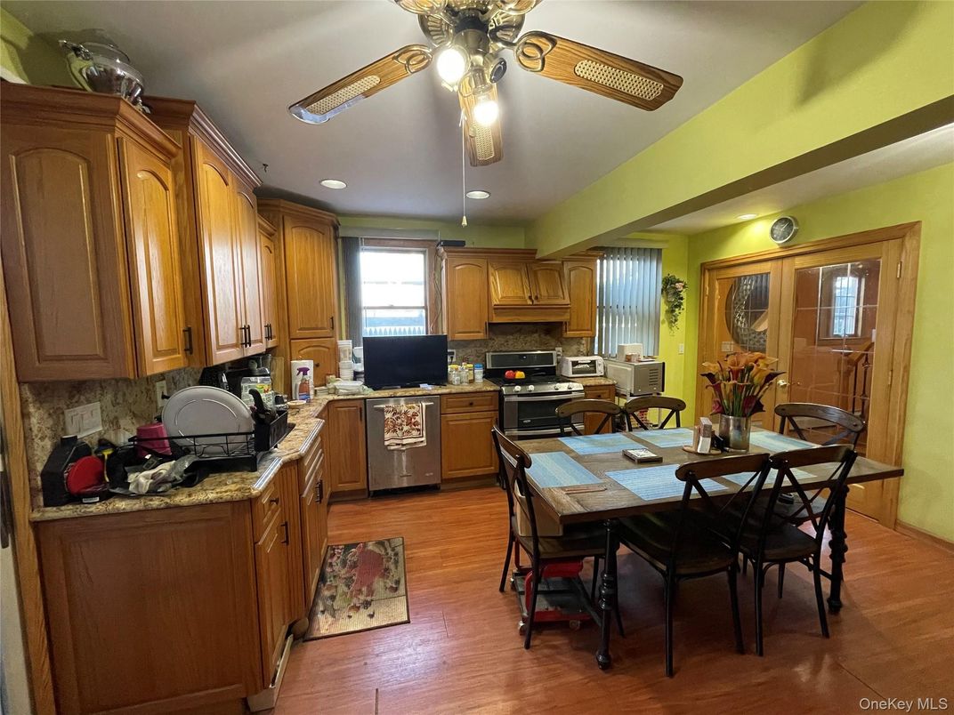 Dining room, Interior, Kitchen, Recessed Lighting, Wood Texture Flooring