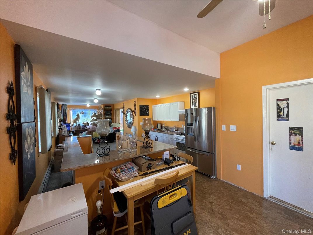 Dining room, Interior, Kitchen, Recessed Lighting, Stainless Steel Appliances