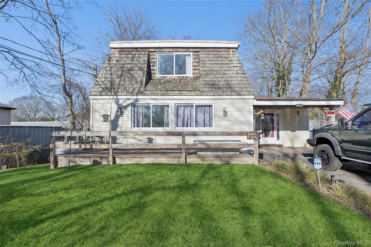 Exterior, Facade, Cape Cod