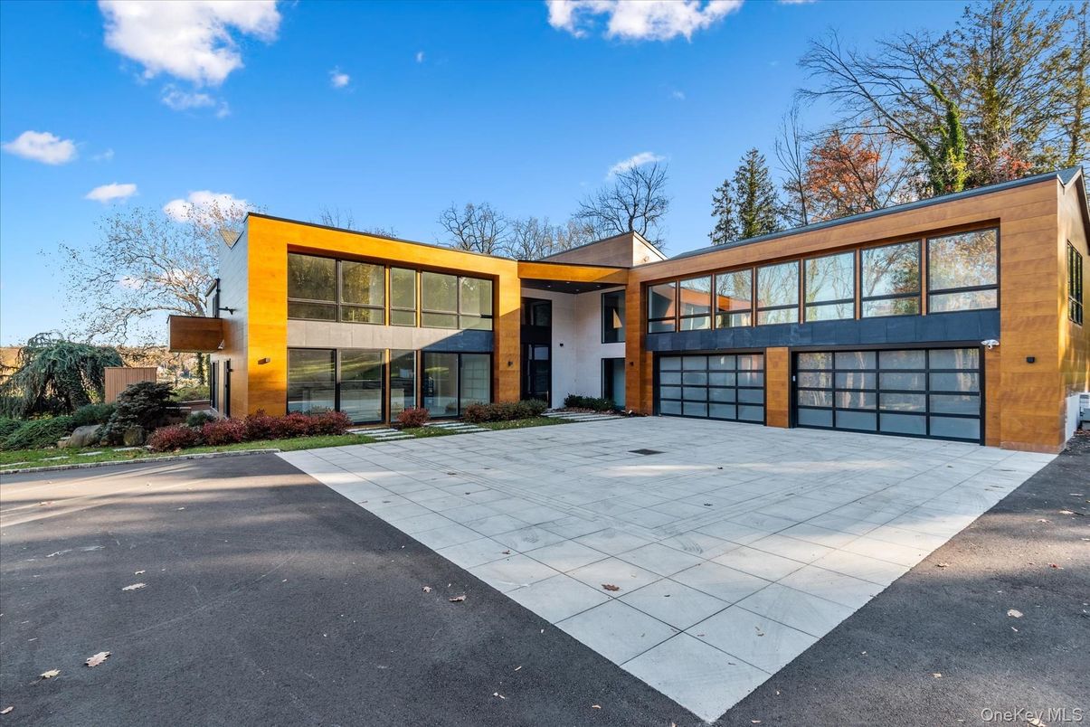 Attached, Backyard, Exterior, Facade, Modern