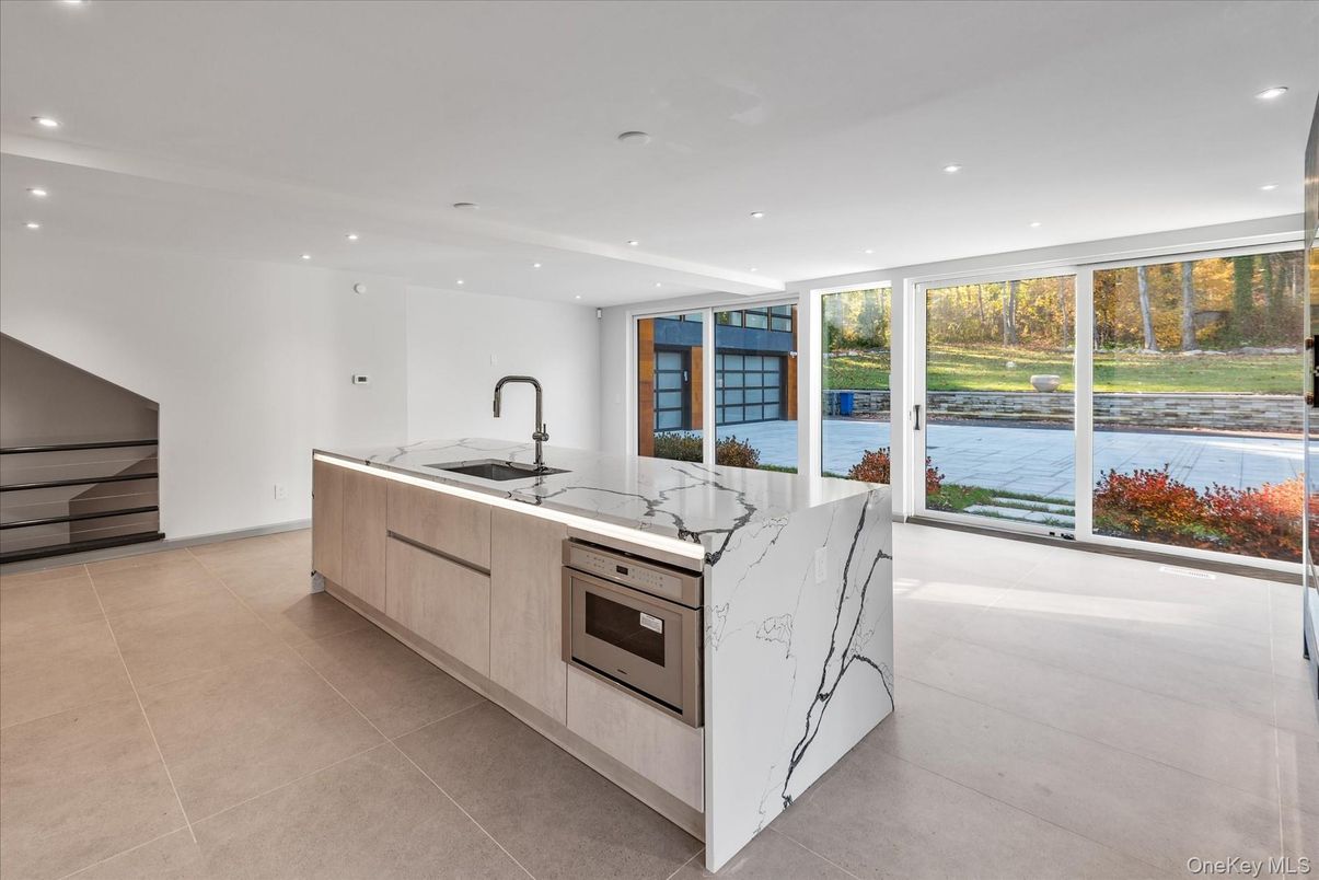 Interior, Kitchen, Recessed Lighting, Water
