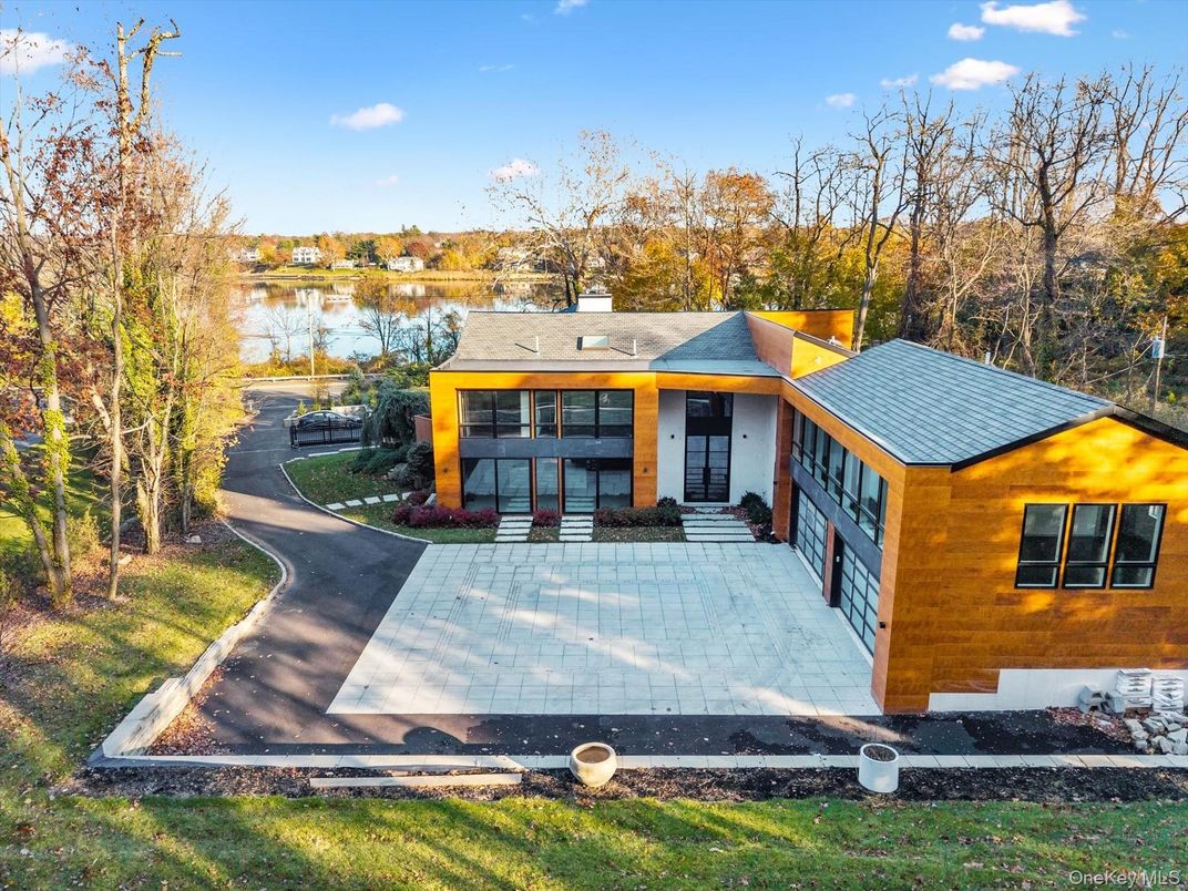 Backyard, Exterior, Facade, Modern