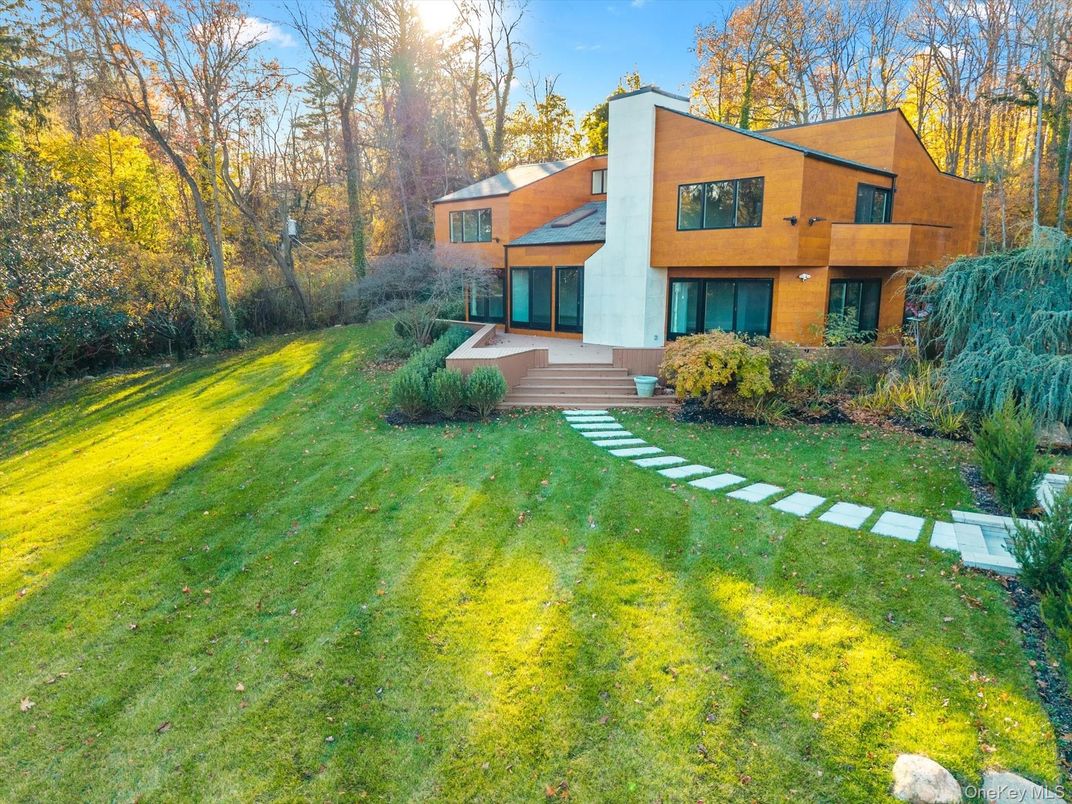 Backyard, Exterior, Facade, Modern