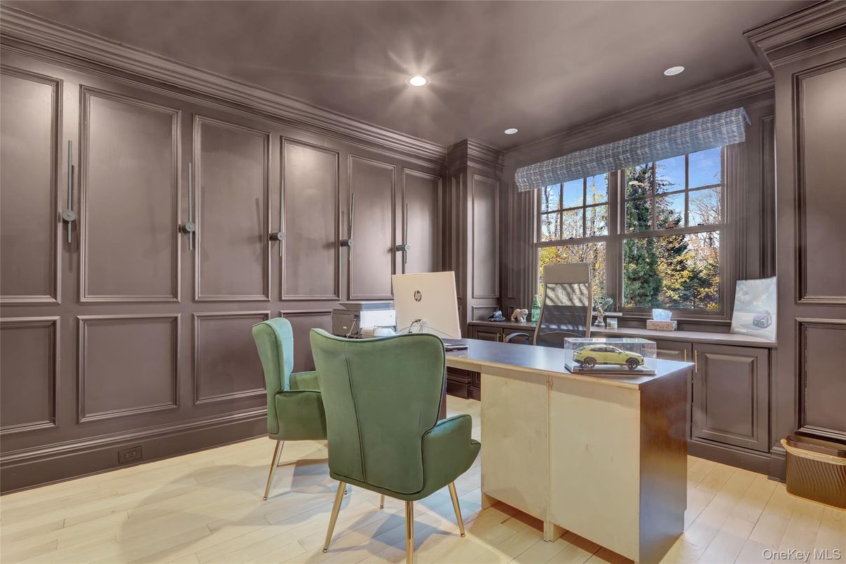 Home Office, Interior, Recessed Lighting, Wood Texture Flooring