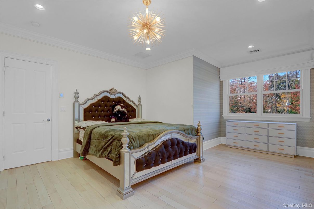 Bedroom, Interior, Pendant Lights, Recessed Lighting, Wood Texture Flooring