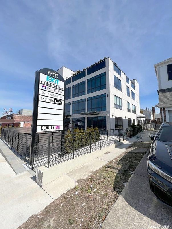 Exterior, Facade, Highrise