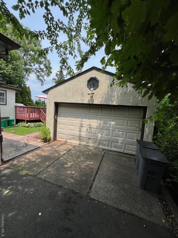 Detached Garage, Exterior