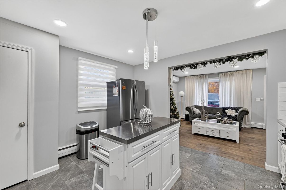 Interior, Kitchen, Living room, Pendant Lights, Recessed Lighting, Stainless Steel Appliances, Wood Texture Flooring