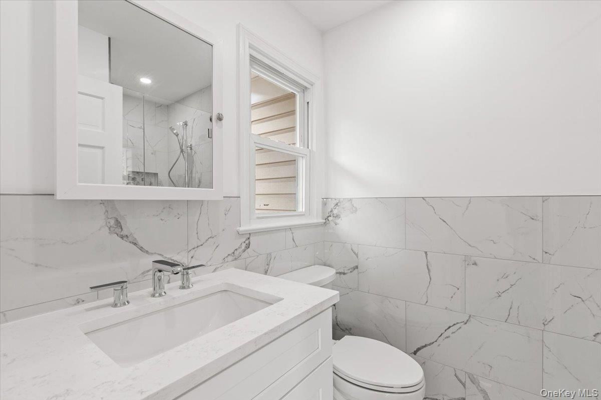 Bathroom, Interior, Marble Walls, Recessed Lighting