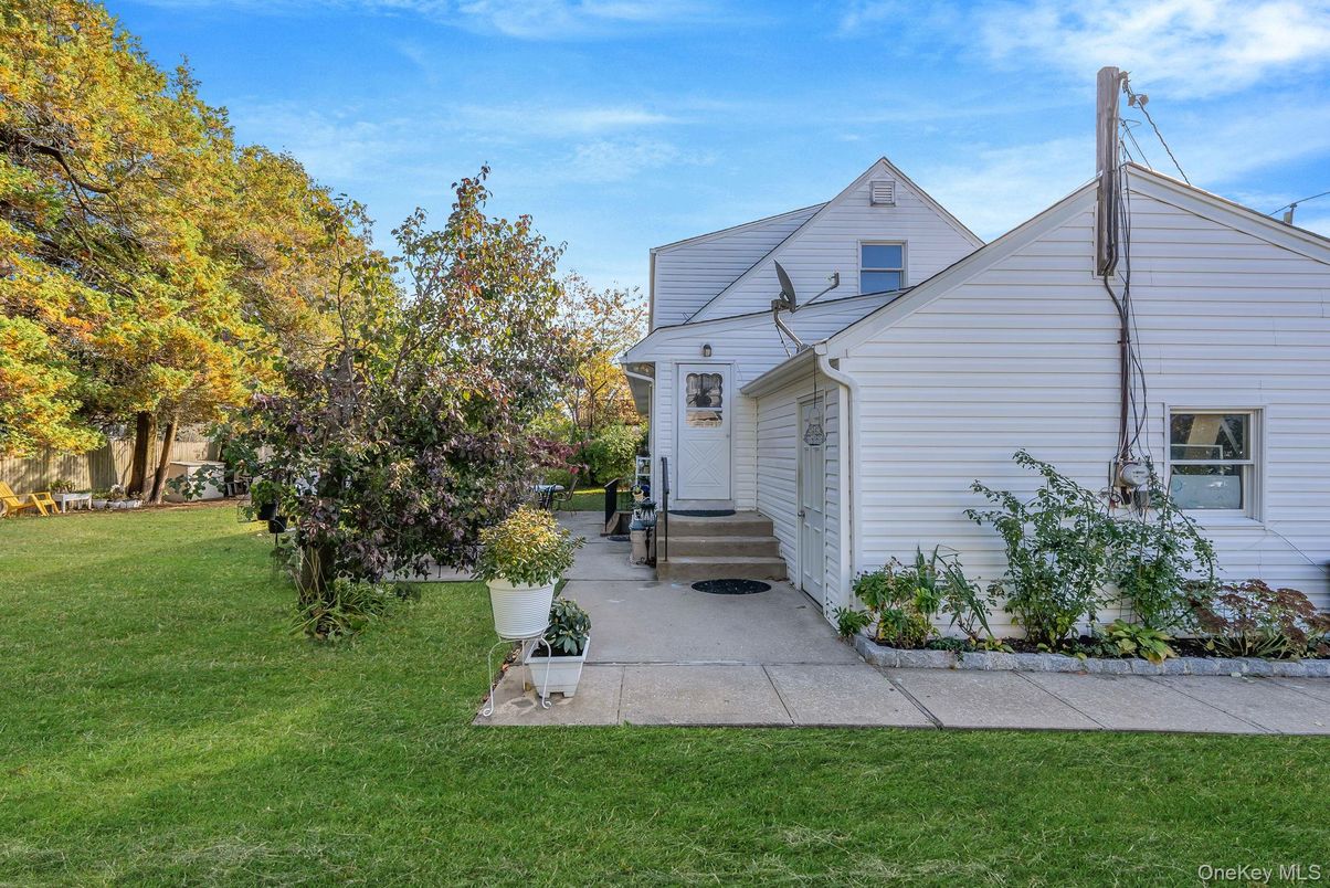 Backyard, Detached Garage, Exterior