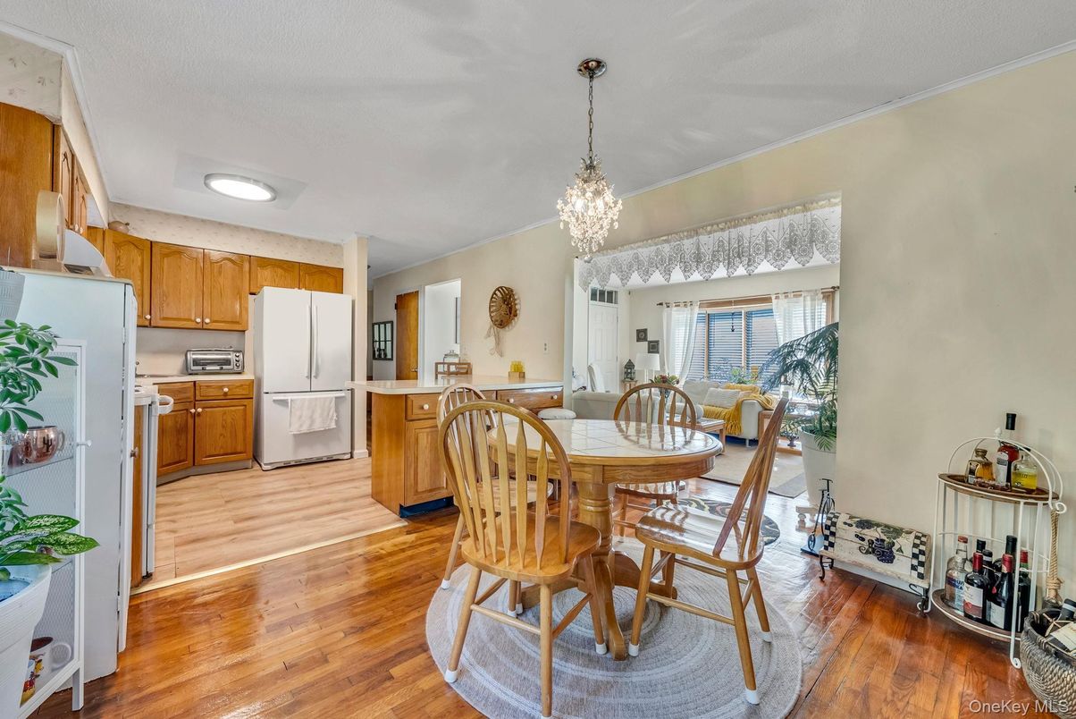 Chandelier, Dining room, Interior, Kitchen, Pendant Lights, Wood Texture Flooring