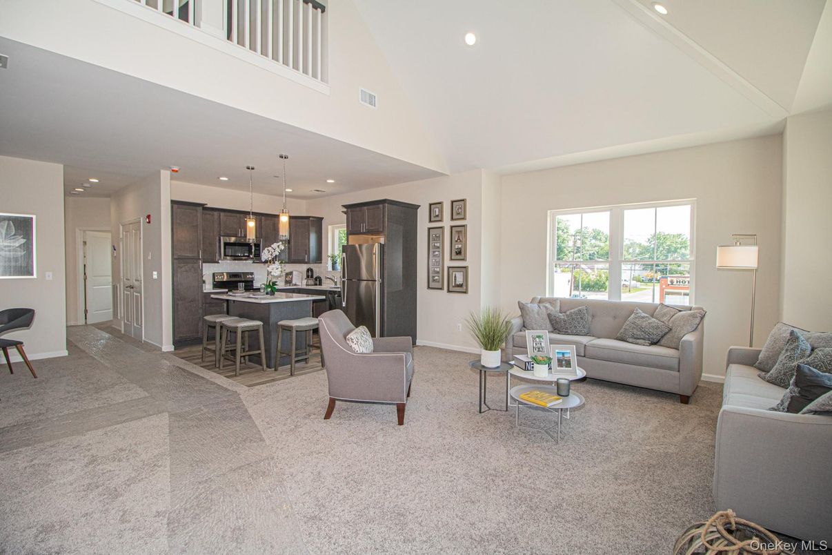 Dining room, Interior, Kitchen, Living room, Pendant Lights, Recessed Lighting, Stainless Steel Appliances