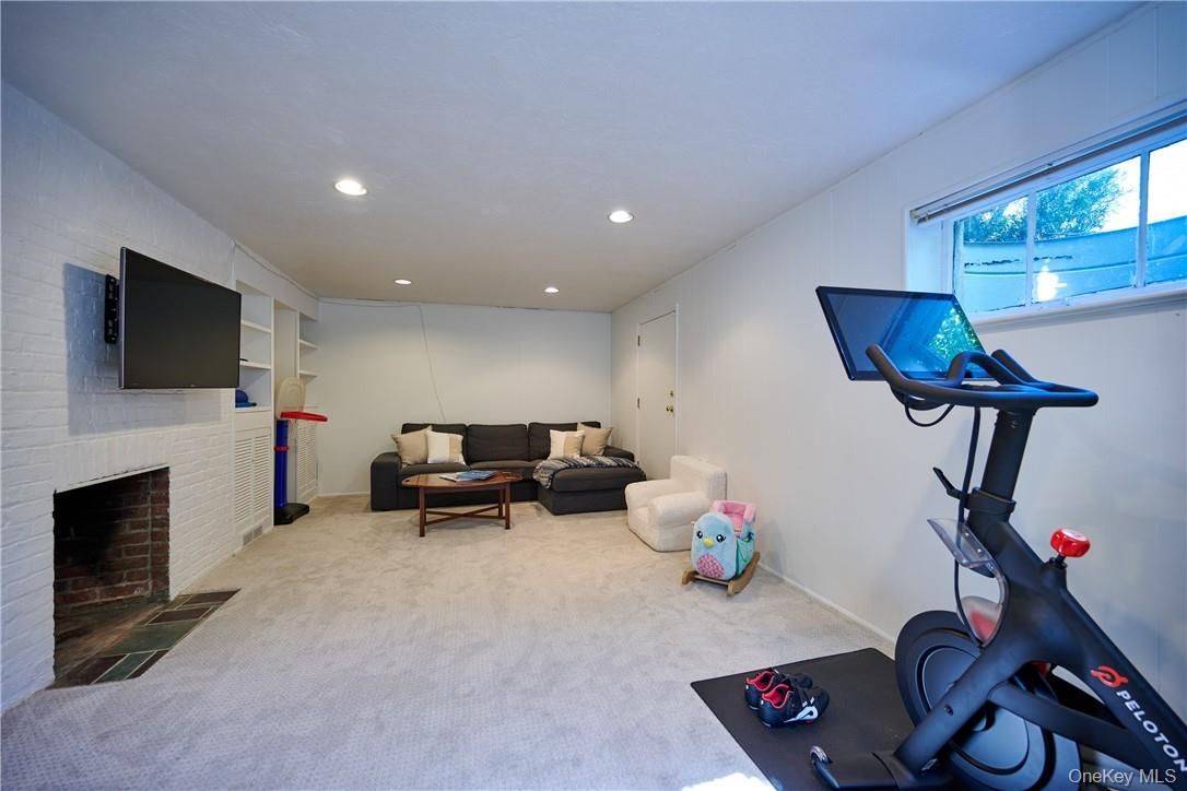 Fireplace, Fitness Equipment, Interior, Living room, Recessed Lighting