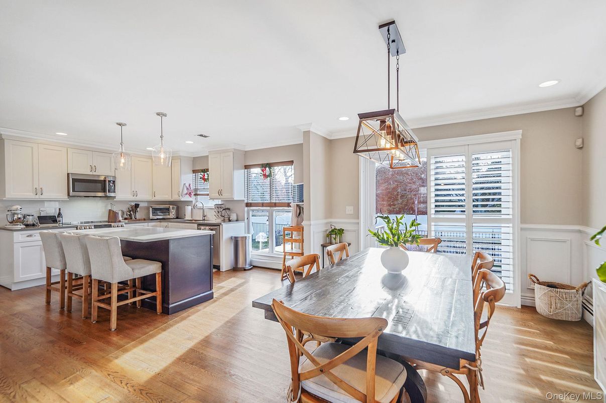 Dining room, Interior, Kitchen, Pendant Lights, Recessed Lighting, Wood Texture Flooring