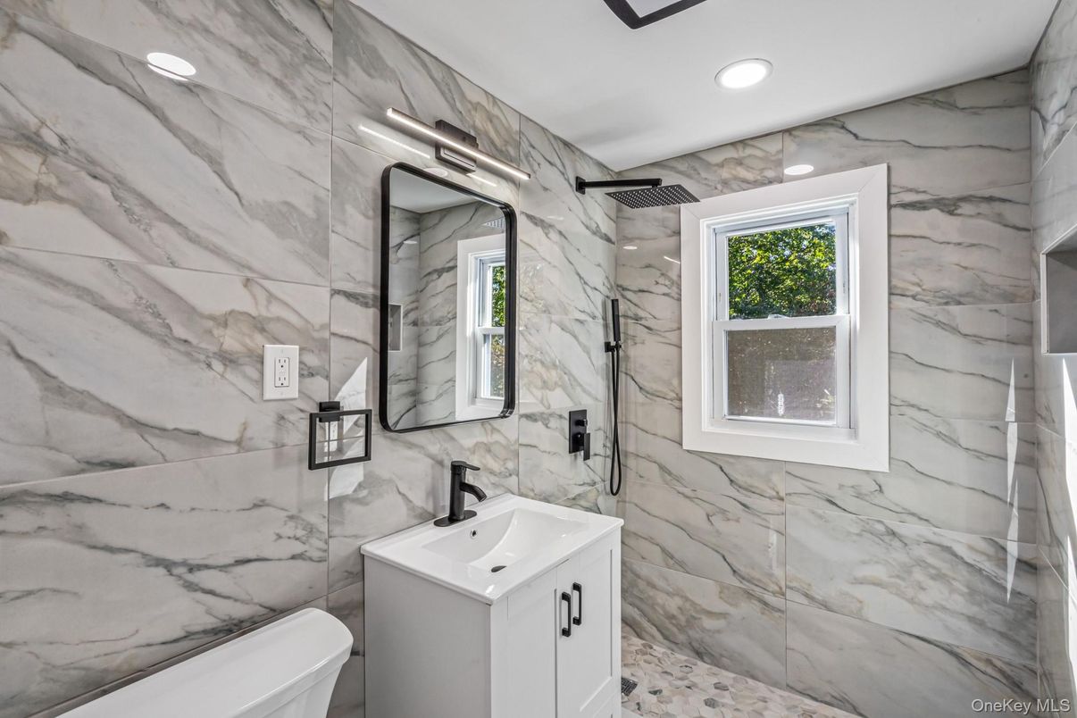 Bathroom, Interior, Marble Walls, Recessed Lighting