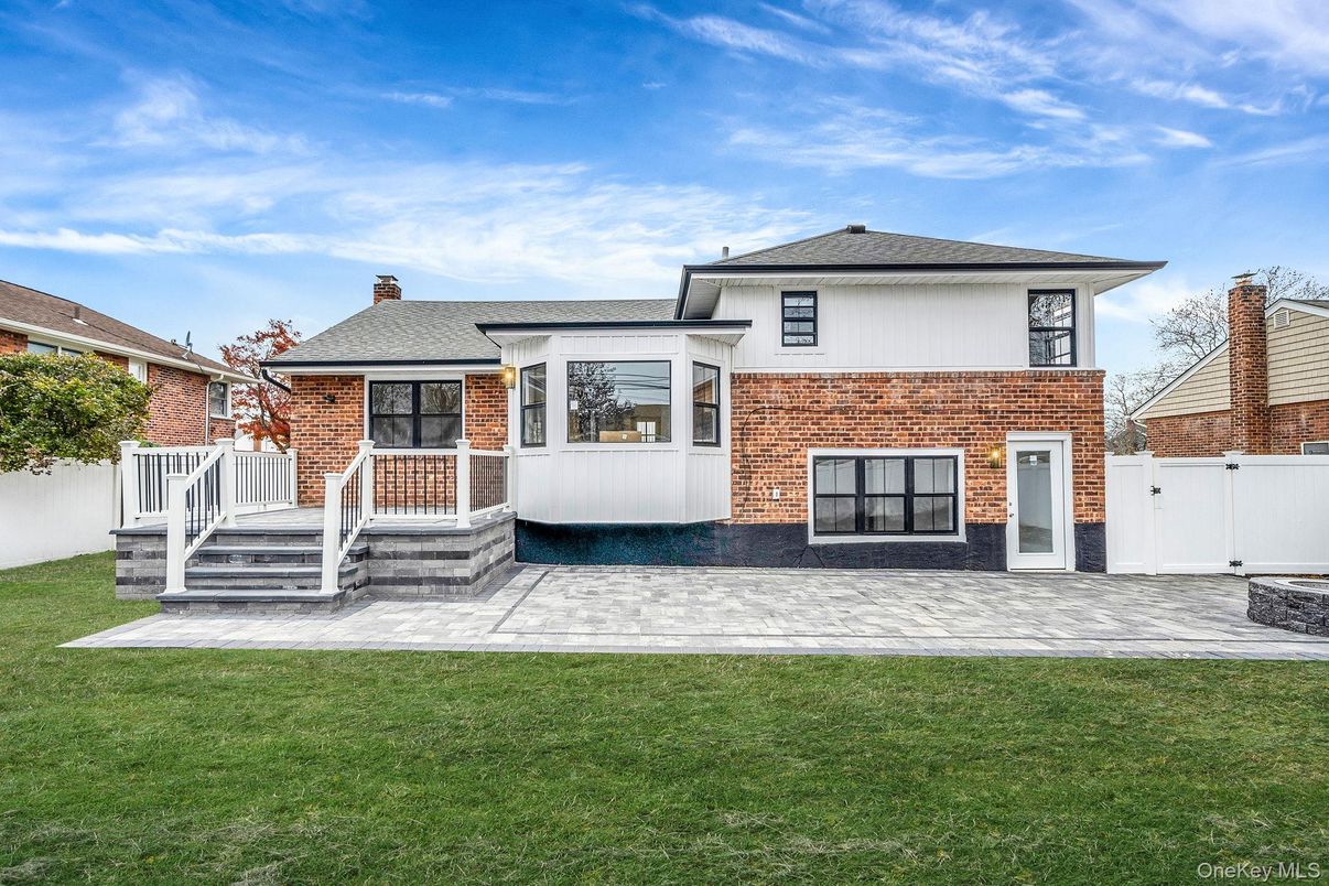 Backyard, Exterior, Facade, Brick Facade, Split Level