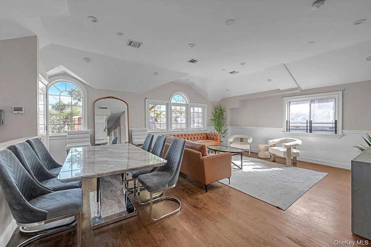 Dining room, Interior, Living room, Recessed Lighting, Wood Texture Flooring