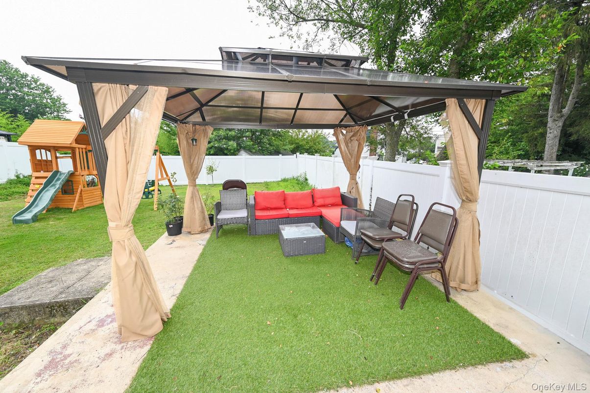 Backyard, Exterior, Playground